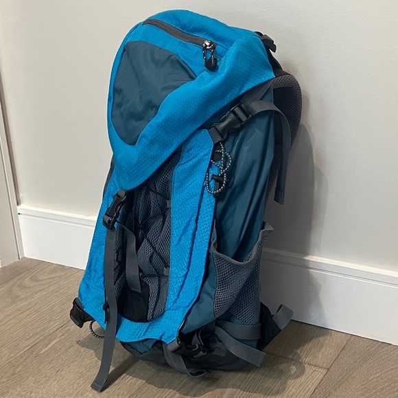 Deuter Hiking Backpack, 22L, Blue - Picture 5 of 10